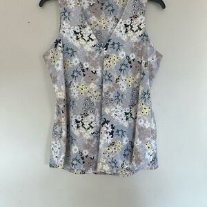 Calvin Klein Floral V-Neck Sleeveless Camisole in Light Gray and Cream